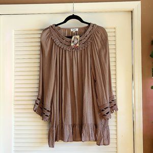 Angel Heart Boutique 1x Taupe Brown Blouse Top with Detailed Trim NWT